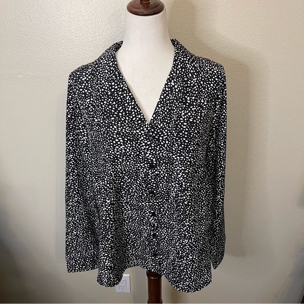 NWT Love Riche Boutique Long Sleeve Black & White Blouse Size Medium